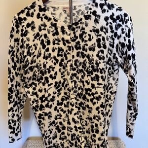 Merona lightweight leopard print sweater, size medium